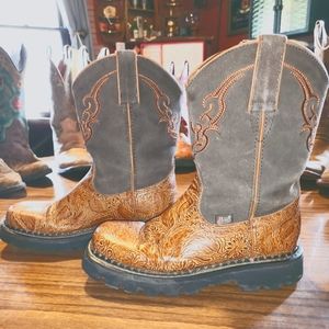 Woman's Justin Cowboy Boots 6.5